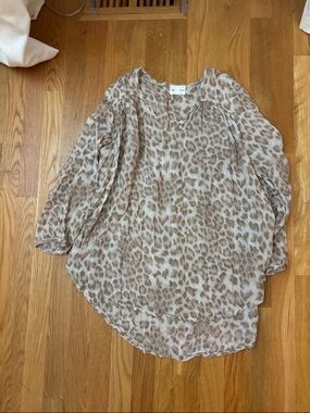 Leopard Print V-Neck Tunic in Light Taupe